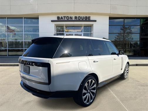 2025 Land Rover Range Rover P530 SE 7 Seat