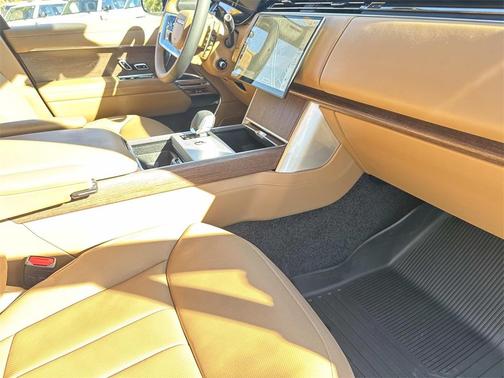 2025 Land Rover Range Rover P530 SE 7 Seat