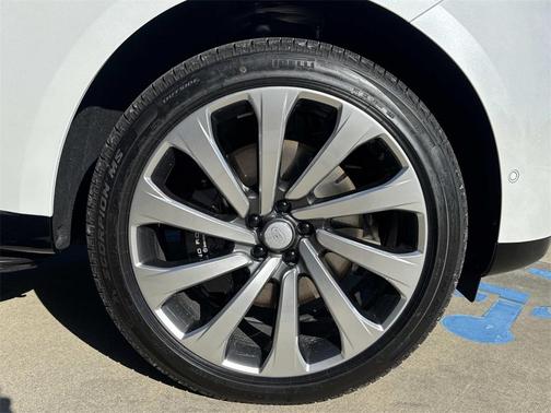 2025 Land Rover Range Rover P530 SE 7 Seat