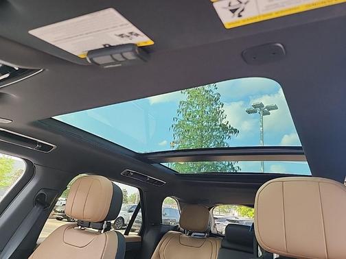 Ostuni Pearl White 2025 Land Rover Range Rover Sport P400 Dynamic SE