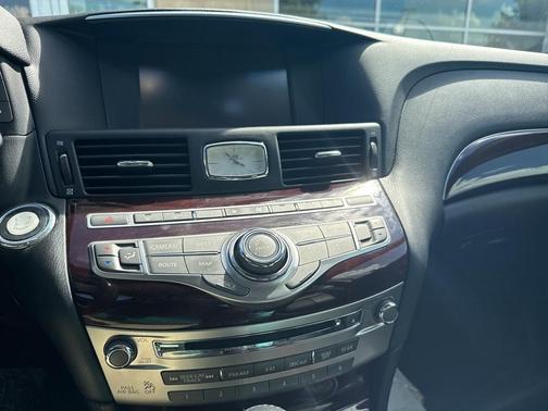 2015 INFINITI Q70L 3.7