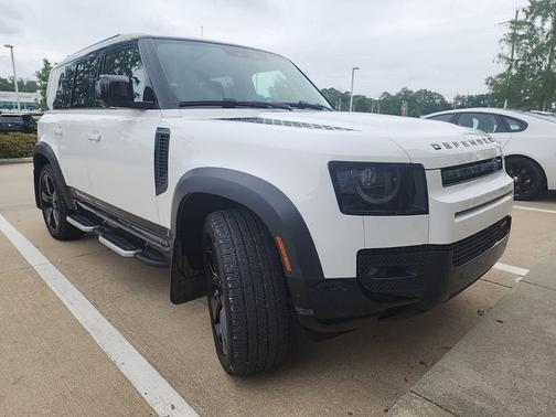 Fuji White 2023 Land Rover Defender 110 X-Dynamic SE