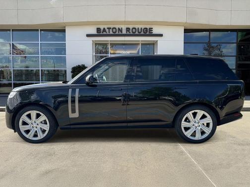 Santorini Black 2023 Land Rover Range Rover P400 SE