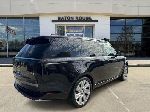 Santorini Black 2023 Land Rover Range Rover P400 SE