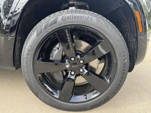 Santorini Black 2026 Land Rover Defender P400 X-Dynamic SE