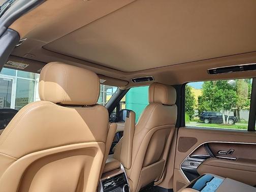 2023 Land Rover Range Rover P530 SE