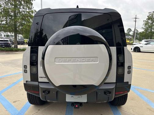 Borasco Grey 2026 Land Rover Defender P400 X-Dynamic SE
