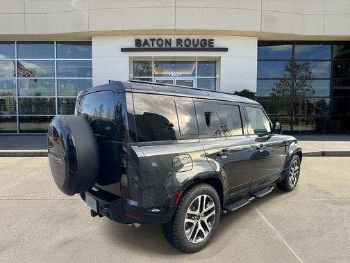 2026 Land Rover Defender P400 X-Dynamic SE