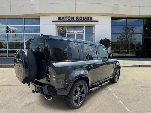 2025 Land Rover Defender P525 V8