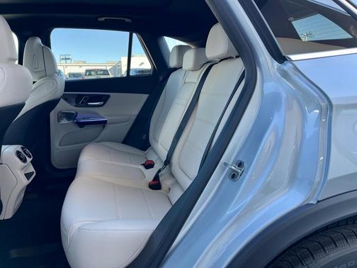 2025 Mercedes-Benz GLC 350e Base 4MATIC