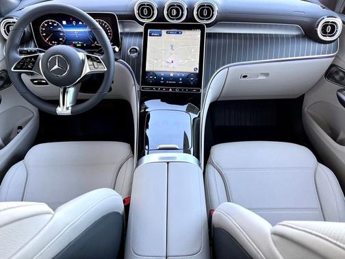 2025 Mercedes-Benz GLC 350e 