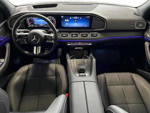 2025 Mercedes-Benz GLS 580 