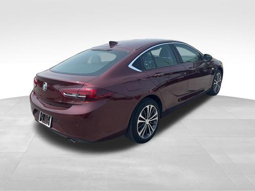 2020 Buick Regal Sportback Essence