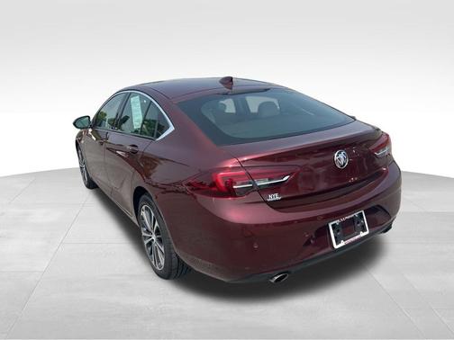 2020 Buick Regal Sportback Essence