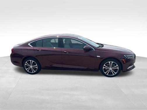 2020 Buick Regal Sportback Essence