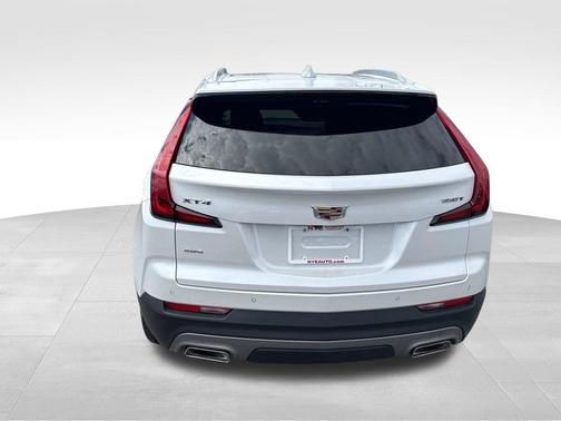 Crystal White Tri-Coat 2022 Cadillac XT4 Premium Luxury