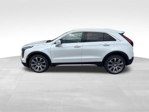 Crystal White Tri-Coat 2022 Cadillac XT4 Premium Luxury