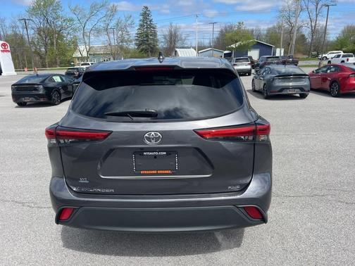 2022 Toyota Highlander L