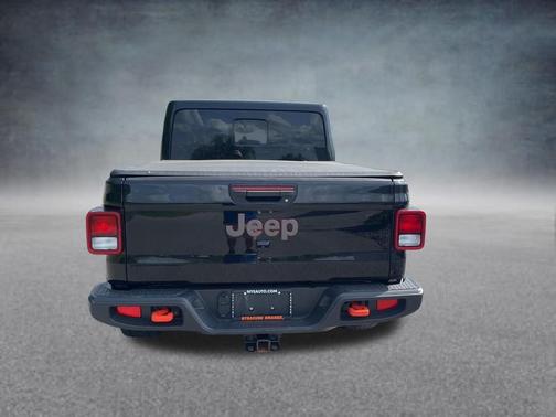 Black Clearcoat 2022 Jeep Gladiator Mojave
