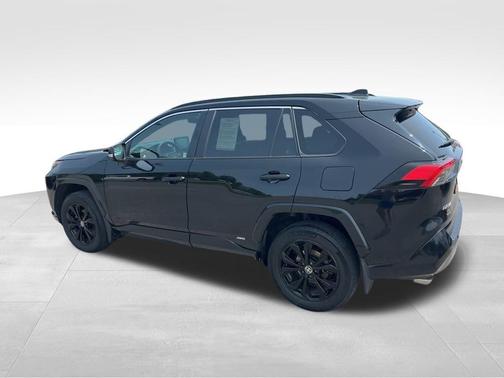 2022 Toyota RAV4 Hybrid SE