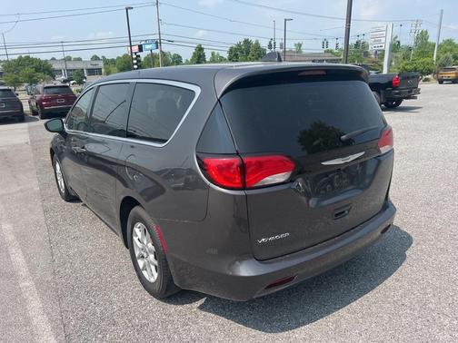 2023 Chrysler Voyager LX