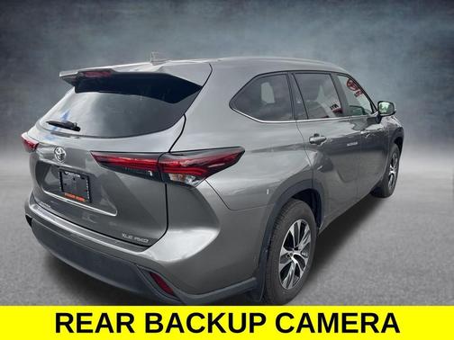 Metal 2026 Toyota Highlander XLE