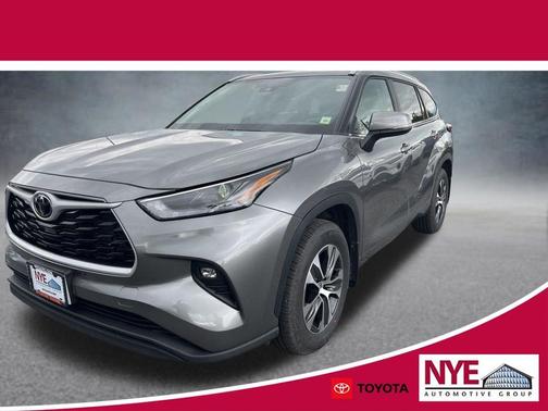 Metal 2026 Toyota Highlander XLE