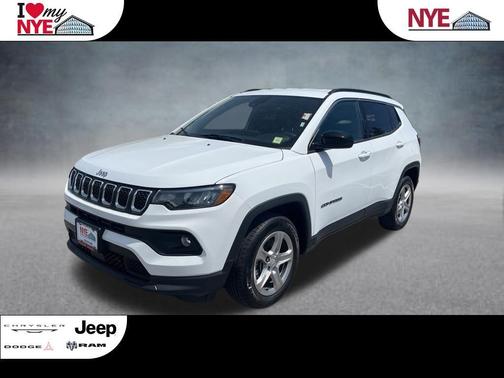 Bright White Clearcoat 2024 Jeep Compass Latitude