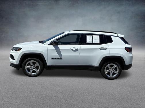 Bright White Clearcoat 2024 Jeep Compass Latitude