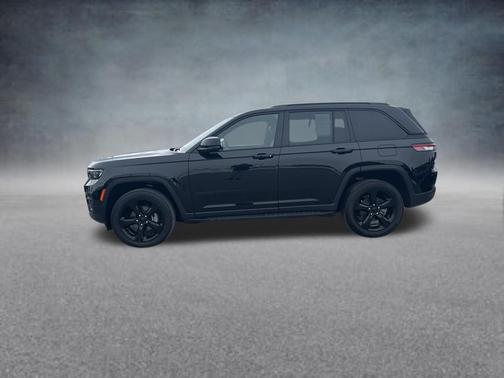 Diamond Black 2023 Jeep Grand Cherokee Altitude