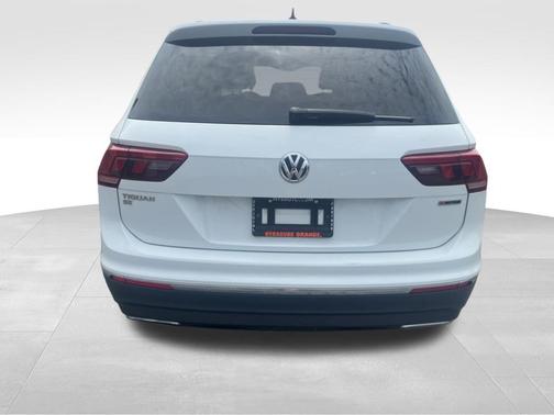 Pure White 2020 Volkswagen Tiguan 2.0T SE