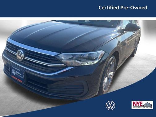 Deep Black Pearl Effect 2023 Volkswagen Jetta 1.5T SE