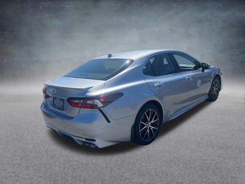 Celestial Silver Metallic 2023 Toyota Camry SE