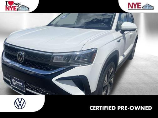 Pure White 2024 Volkswagen Taos 1.5T SE
