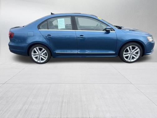 Silk Blue Metallic 2017 Volkswagen Jetta 1.8T SEL