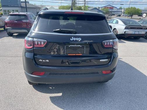 Diamond Black 2024 Jeep Compass Latitude
