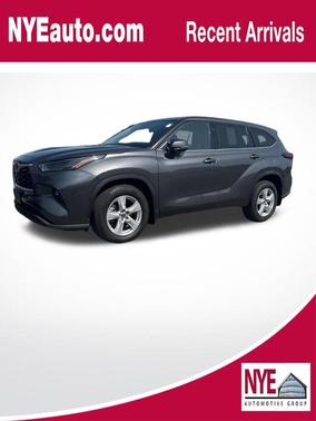 2022 Toyota Highlander LE