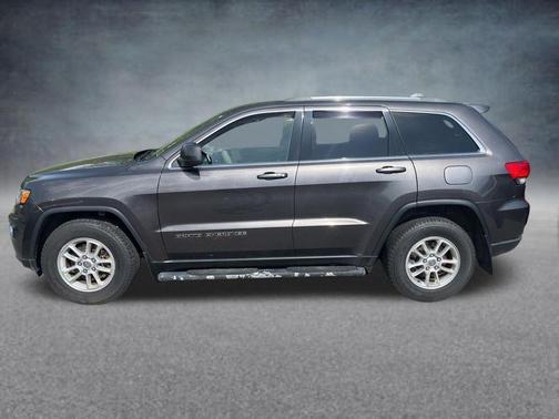Granite Crystal Clearcoat Metallic 2019 Jeep Grand Cherokee Laredo E