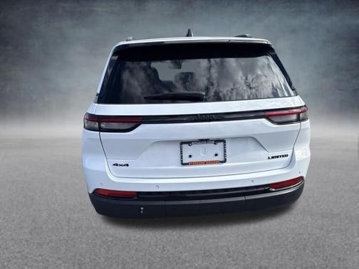 Bright White Clearcoat 2023 Jeep Grand Cherokee Limited