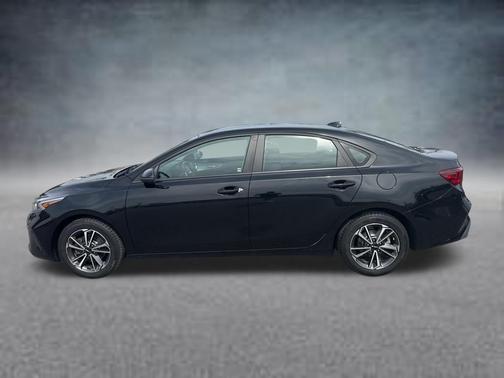 Aurora Black 2022 Kia Forte LXS