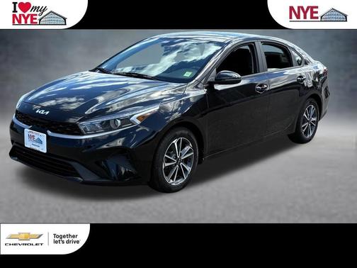 Aurora Black 2022 Kia Forte LXS