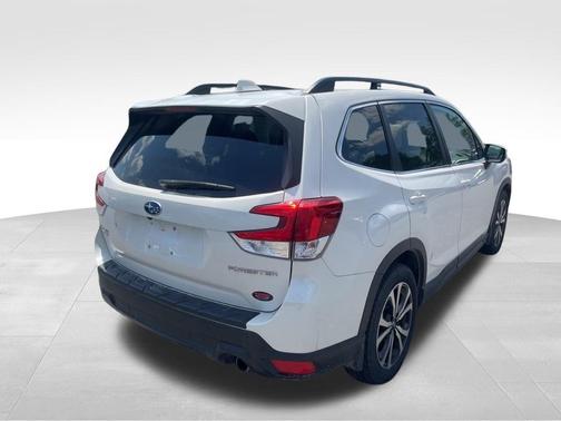 Crystal White Pearl 2020 Subaru Forester Limited