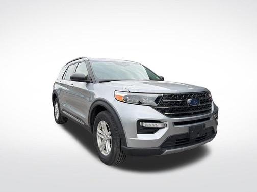 Silver Metallic 2021 Ford Explorer XLT