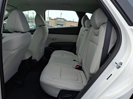Serenity White Pearl 2026 Hyundai TUCSON SE