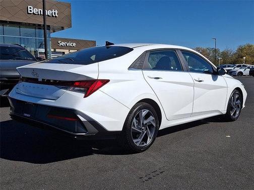 2025 Hyundai ELANTRA SEL Convenience