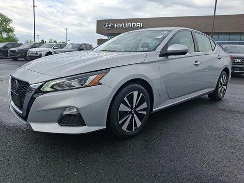 2022 Nissan Altima 2.5 SV