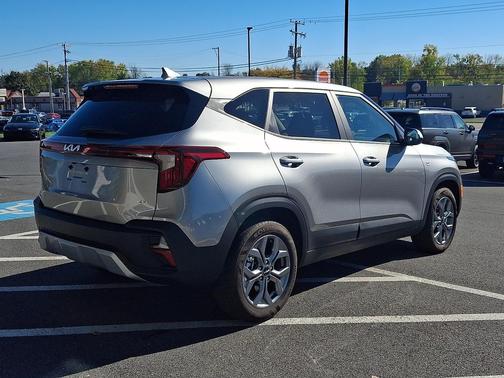 Steel Gray 2026 Kia Seltos LX