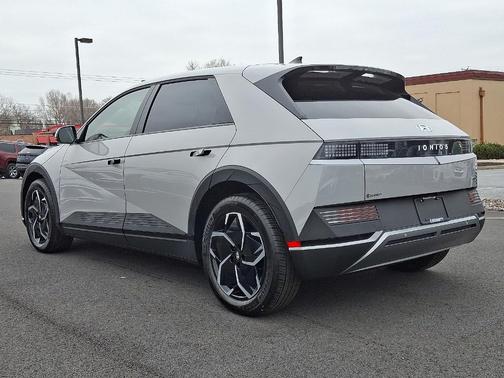 2024 Hyundai IONIQ 5 SEL