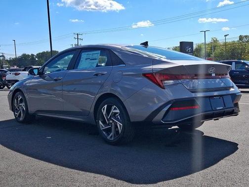 2025 Hyundai ELANTRA SEL Convenience