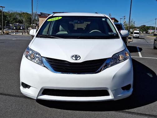 2014 Toyota Sienna LE